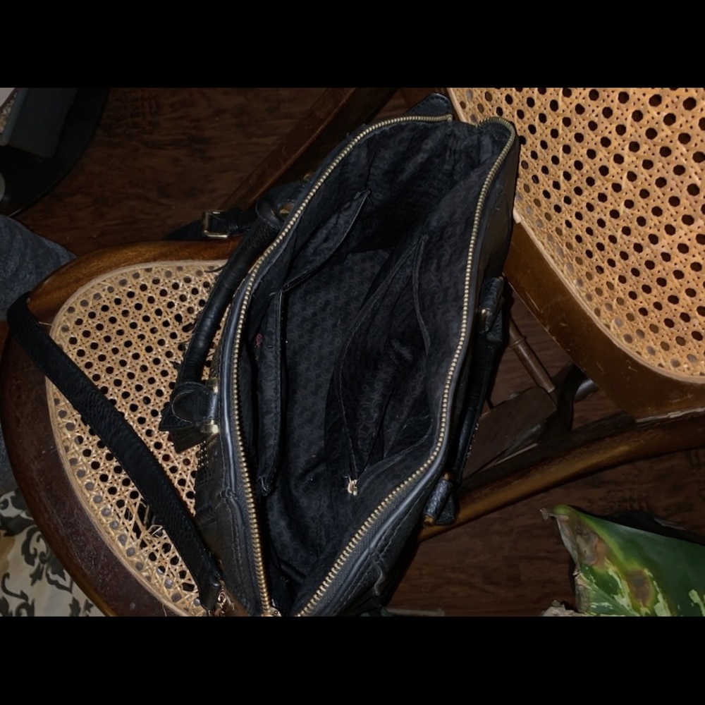 Purses - Picture 4 of 4
